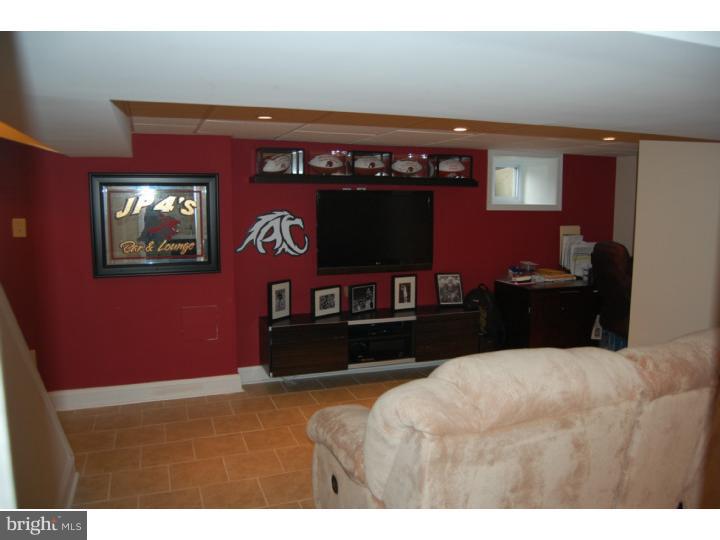 38 Wayfield Road Springfield, PA 19064 - Photo 15 of 25 Basement - Finished