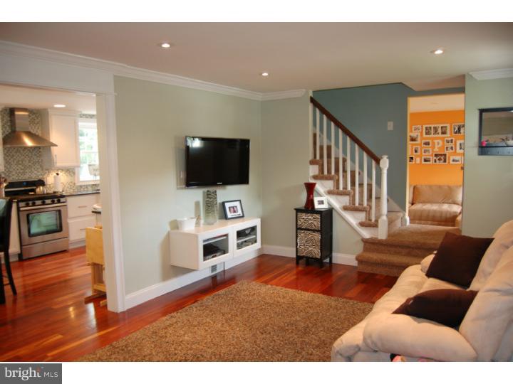 38 Wayfield Road Springfield, PA 19064 - Photo 3 of 25 Living Room