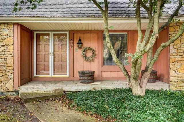 $399,000 | 509 Northwest 41st Street, Kansas City, MO 64116