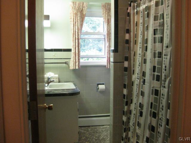 4607 Gary Road Orefield, PA 18069 - Photo 8 of 30 Gallery Image 8