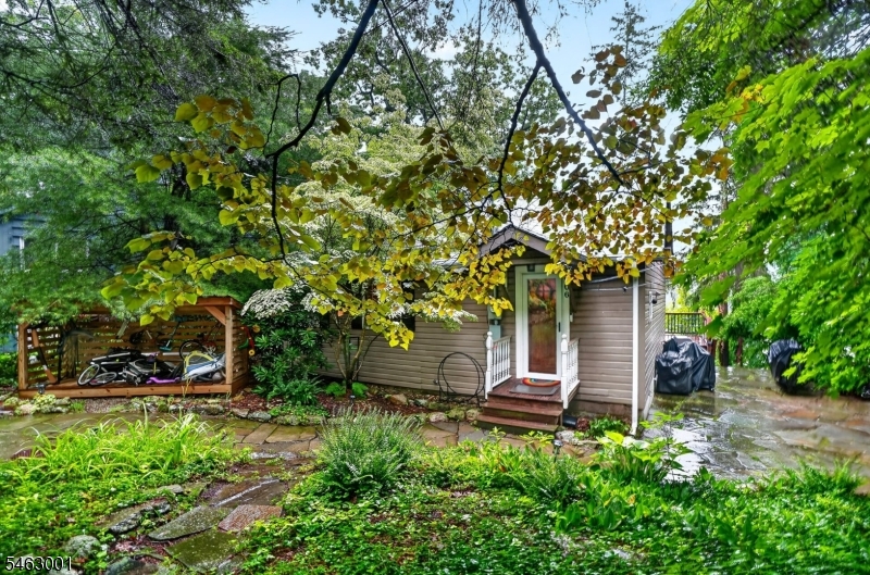 106 Demarest Road Bloomingdale, NJ 07403 - Photo 27 of 37 Gallery Image 27