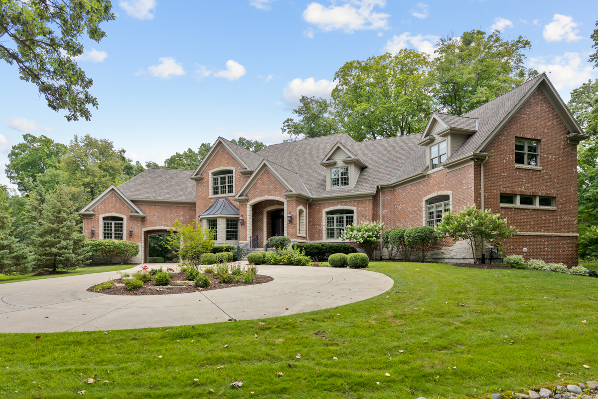 2-s291 Nelson Lake Road Batavia, IL 60510 - Photo 1 of 57 a front view of a house with a yard and potted plants