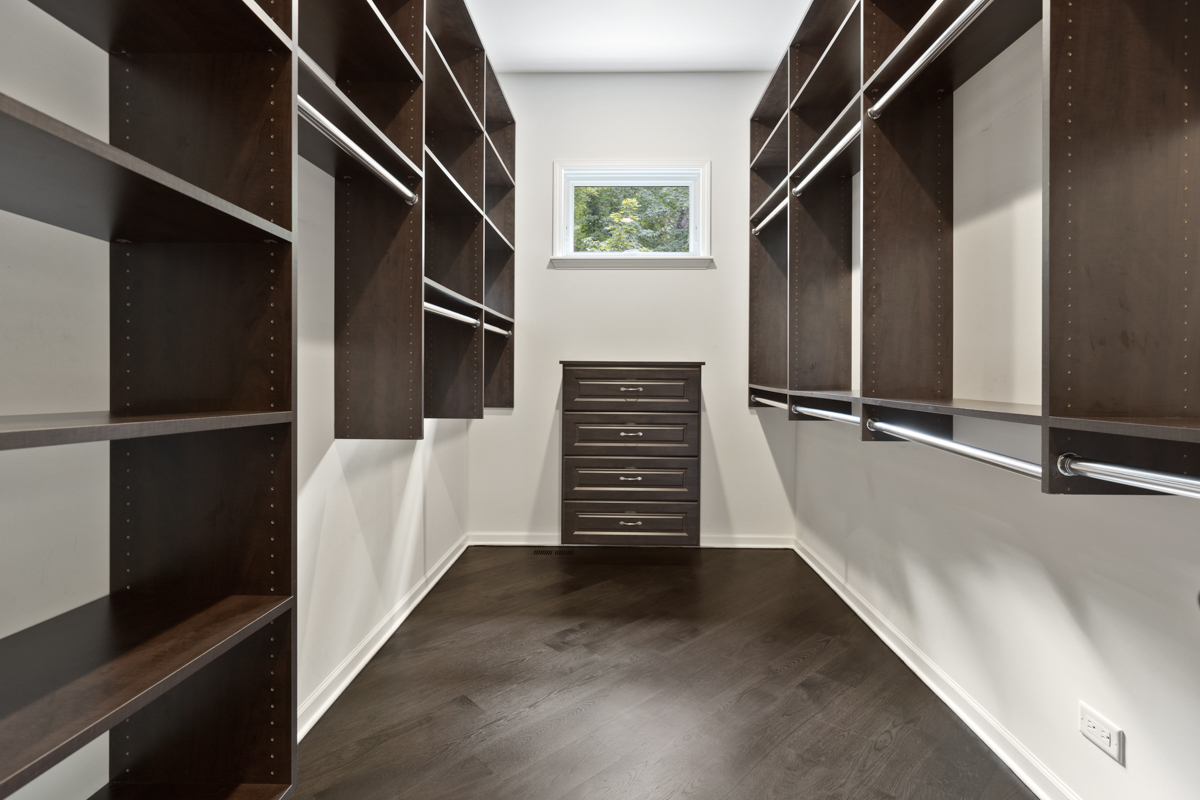 2-s291 Nelson Lake Road Batavia, IL 60510 - Photo 24 of 57 a view of entryway