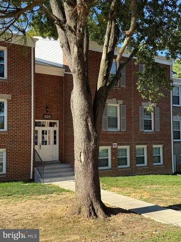 $179,900 | 828 Quince Orchard Boulevard, Unit P2, Gaithersburg, MD 20878