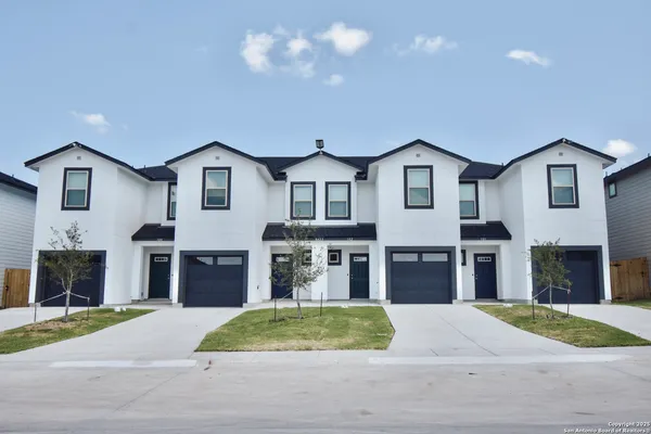 $940,000 | 8407 V. Pisa, San Antonio, TX 78227