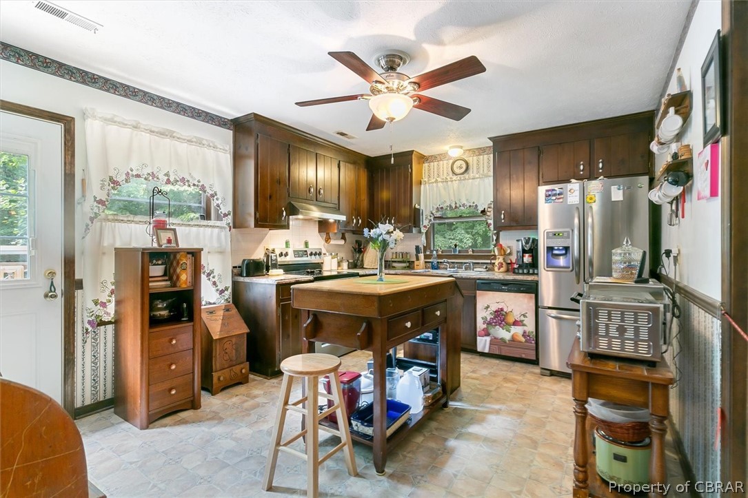 5698 Clay Bank Road Gloucester, VA 23061 - Photo 6 of 22 Large Open Kitchen - Room To Gather