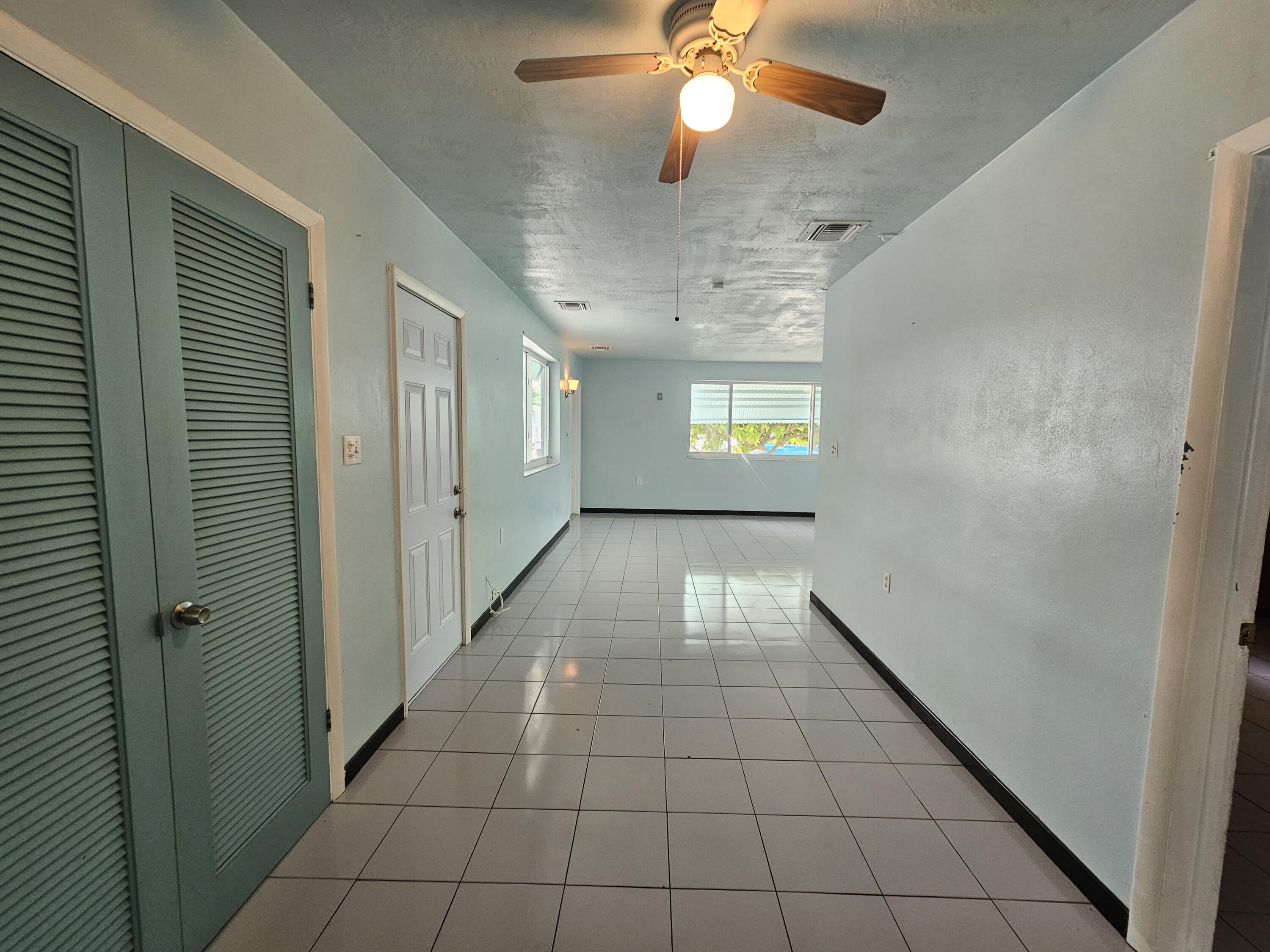 653 Colson Drive Key Largo, FL 33037 - Photo 6 of 30 Dining Area
