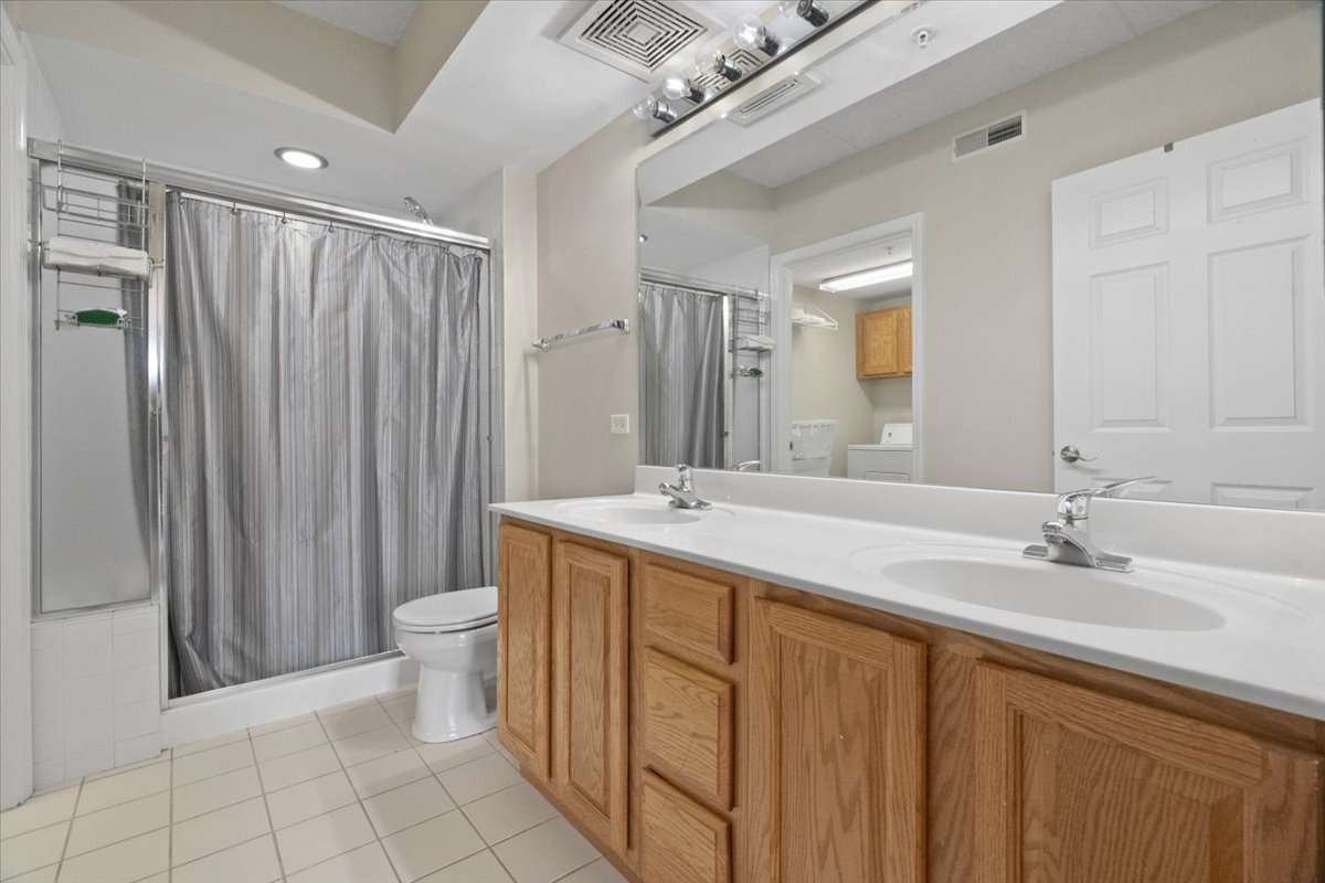 5 West Central Road, Unit 307 Mount Prospect, IL 60056 - Photo 13 of 27 Gallery Image 13