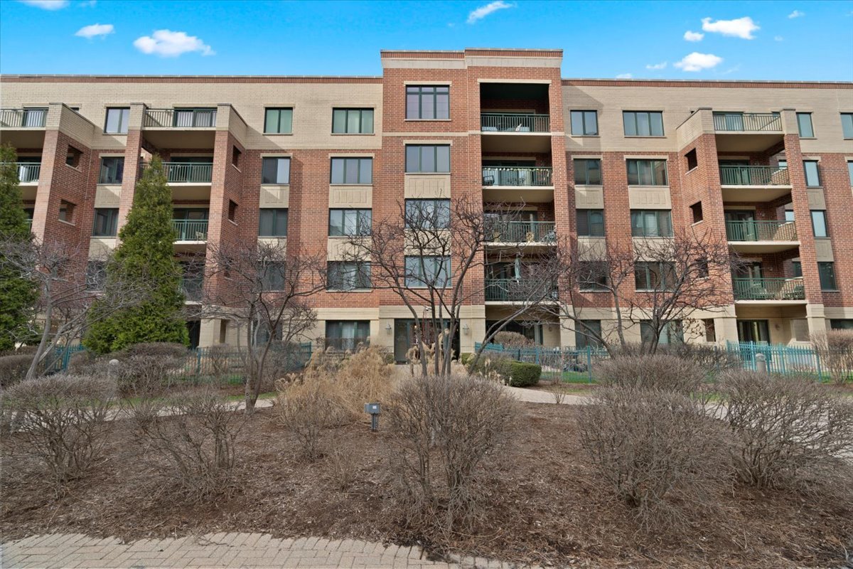 5 West Central Road, Unit 307 Mount Prospect, IL 60056 - Photo 2 of 27 Gallery Image 2