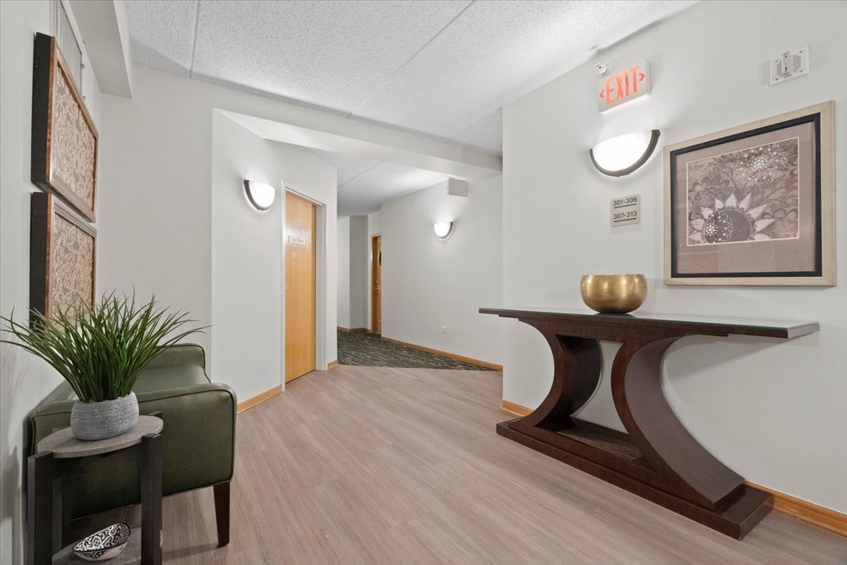 5 West Central Road, Unit 307 Mount Prospect, IL 60056 - Photo 22 of 27 Gallery Image 22