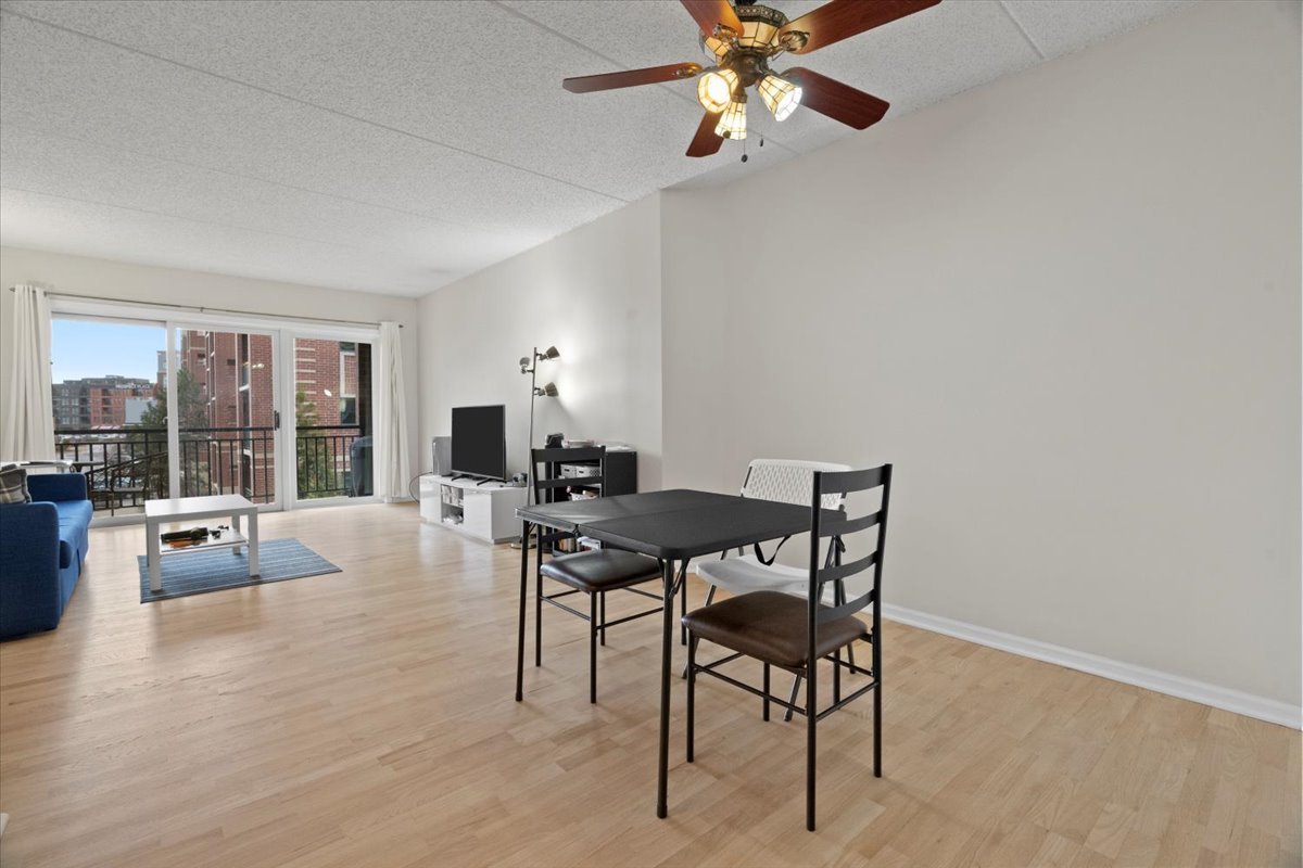 5 West Central Road, Unit 307 Mount Prospect, IL 60056 - Photo 7 of 27 Gallery Image 7