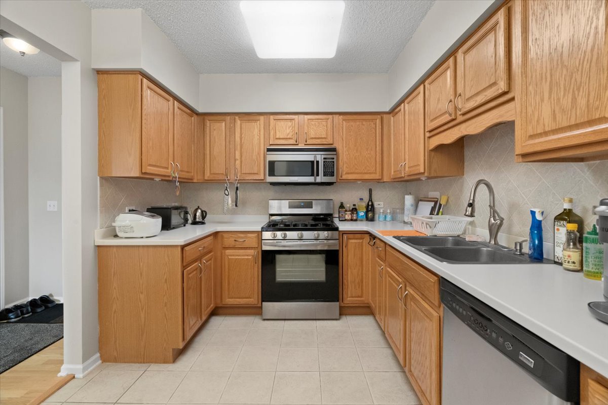 5 West Central Road, Unit 307 Mount Prospect, IL 60056 - Photo 10 of 27 Gallery Image 10