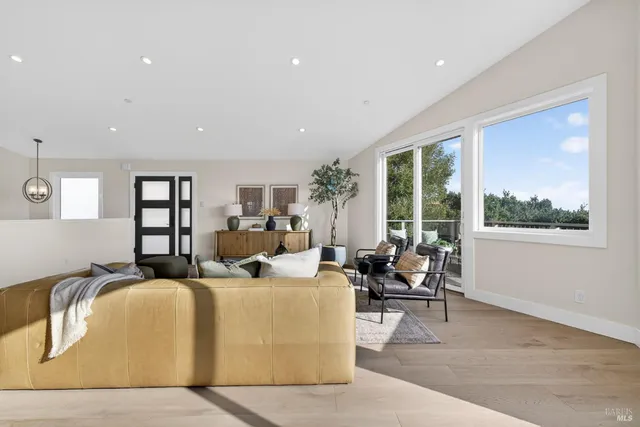 $1,699,999 | 60 Marina Ct Drive, San Rafael, CA 94901