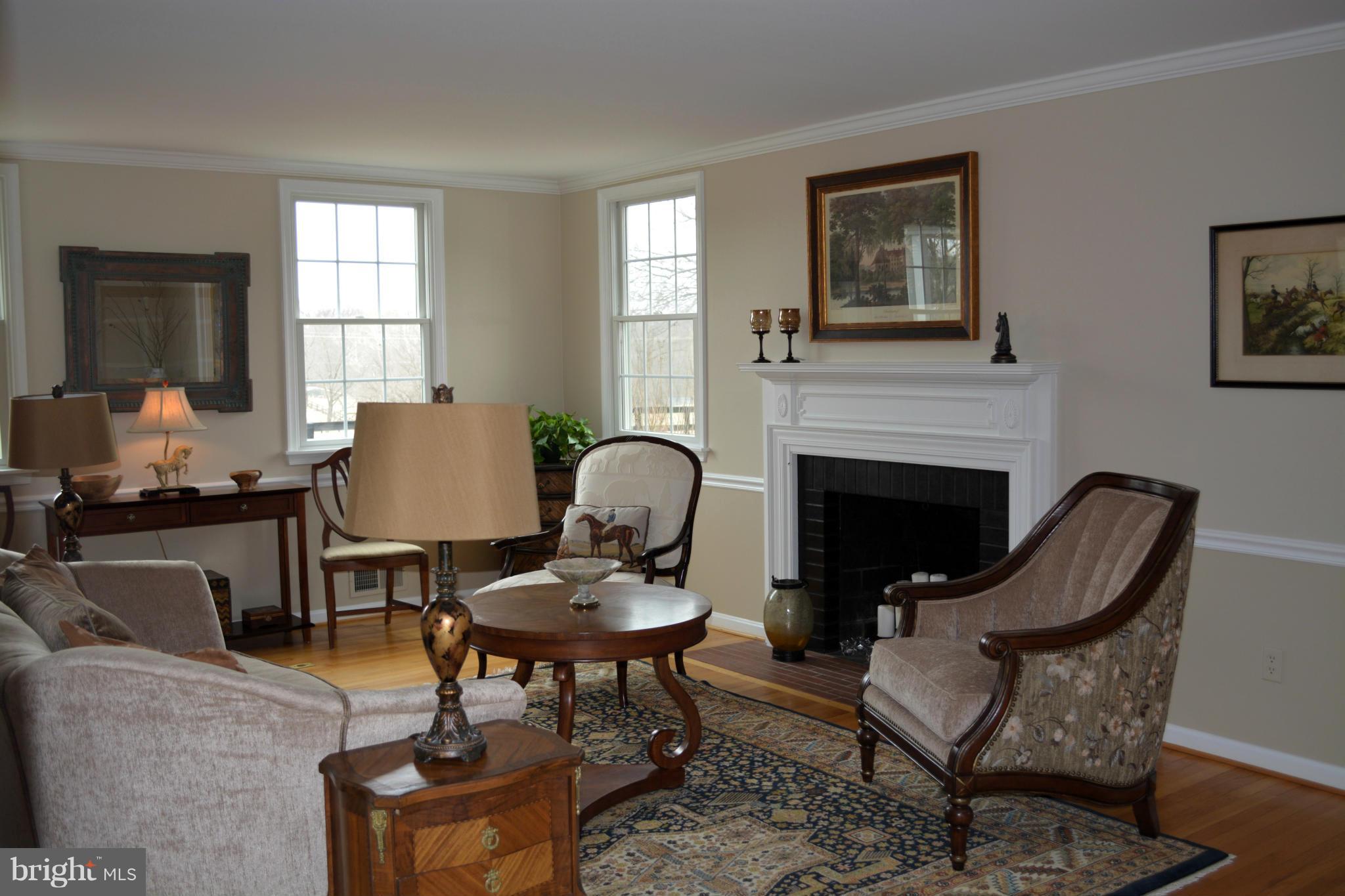 36364 Shoemaker School Road Purcellville, VA 20132 - Photo 20 of 30 Living Room
