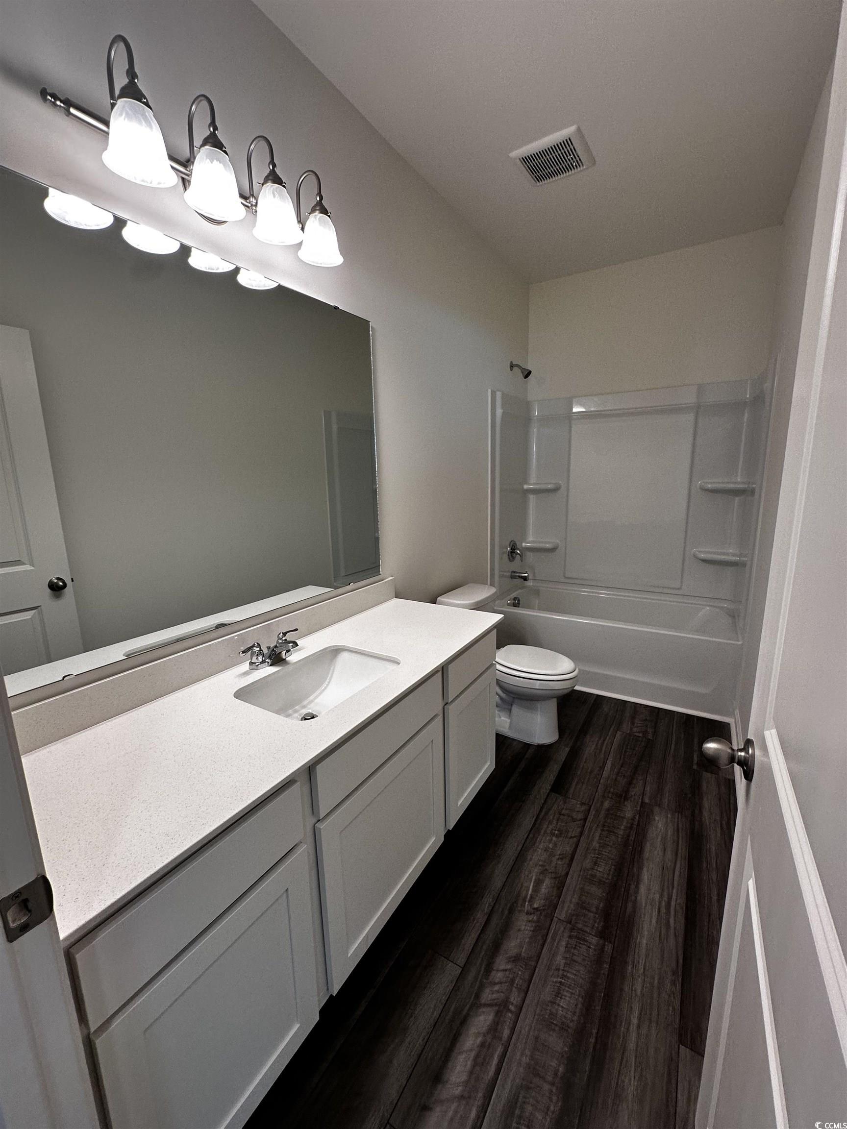 197 Linares Street Loris, SC 29569 - Photo 19 of 26 Full bathroom with shower / bathing tub combinatio