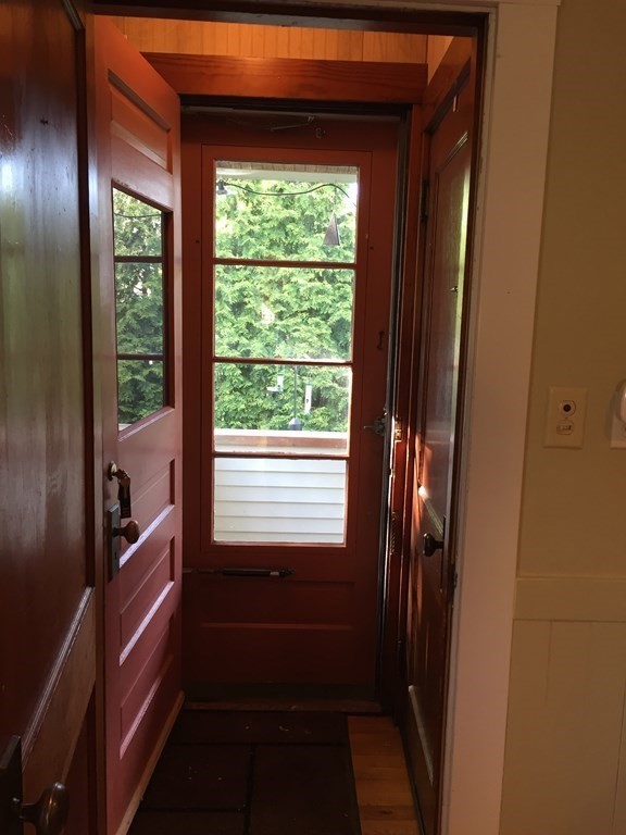 44 Webster Street, Unit 1 Arlington, MA 02474 - Photo 2 of 15 a bathroom with a bathtub