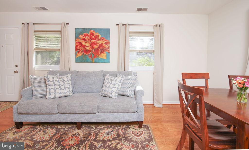 10423 Julep Avenue Silver Spring, MD 20902 - Photo 3 of 38