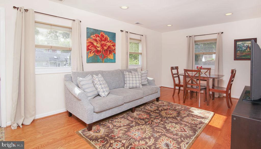 10423 Julep Avenue Silver Spring, MD 20902 - Photo 7 of 38