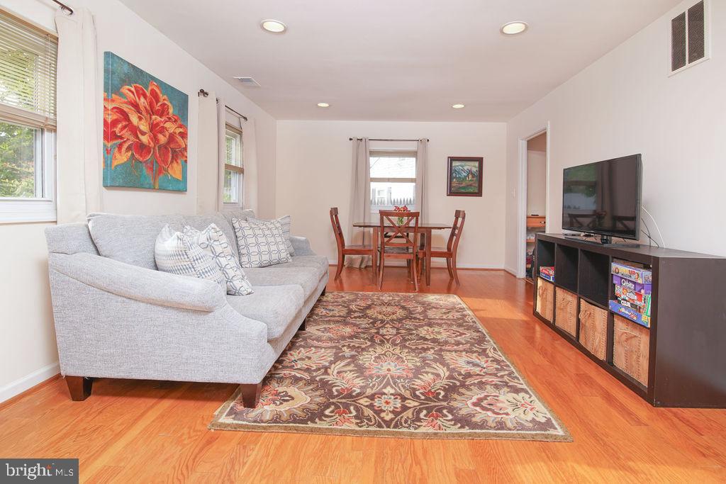 10423 Julep Avenue Silver Spring, MD 20902 - Photo 8 of 38