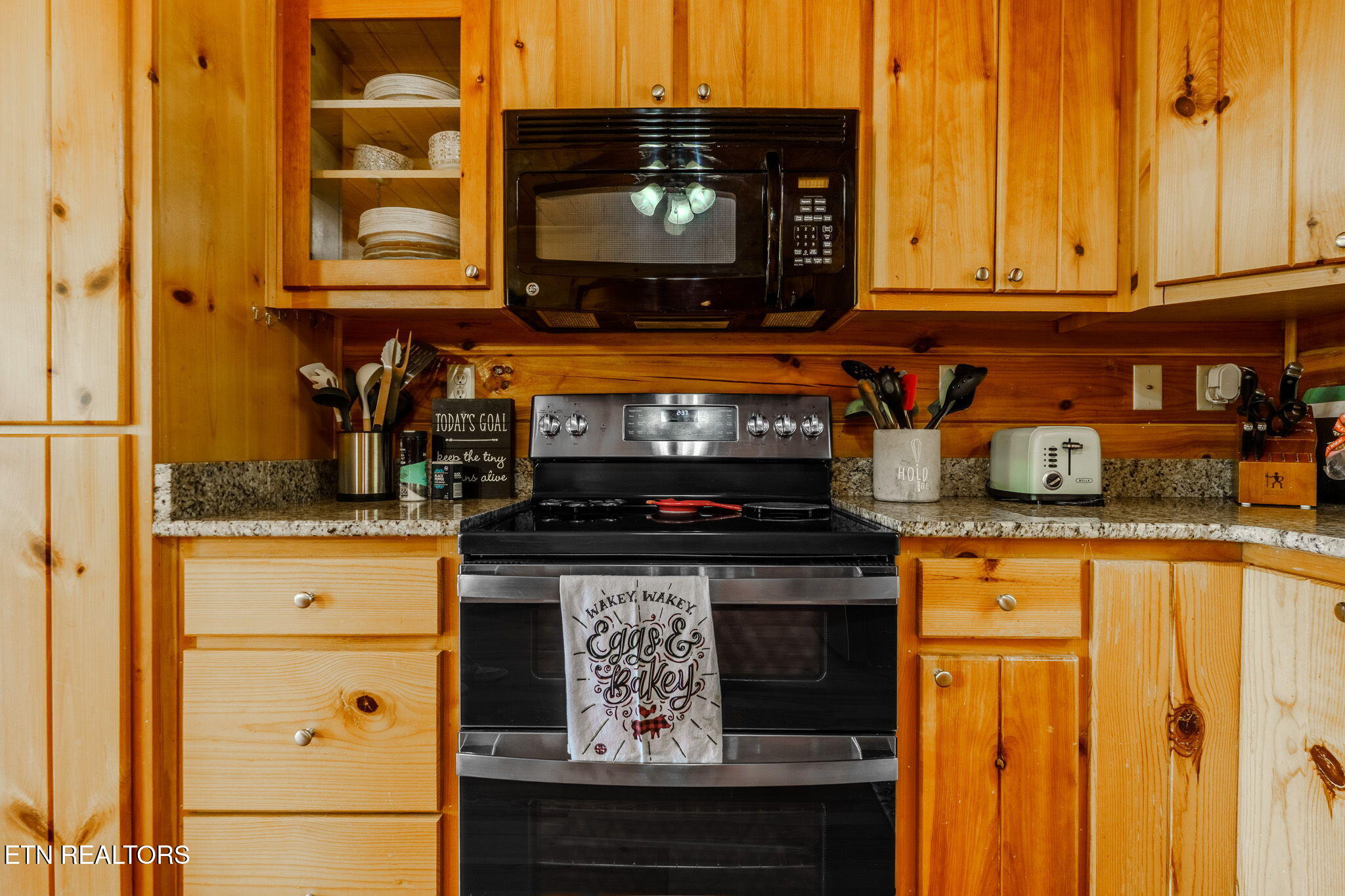 9703 Heiskell Road Heiskell, TN 37754 - Photo 23 of 56 40-web-or-mls-_DSC2286-HDR