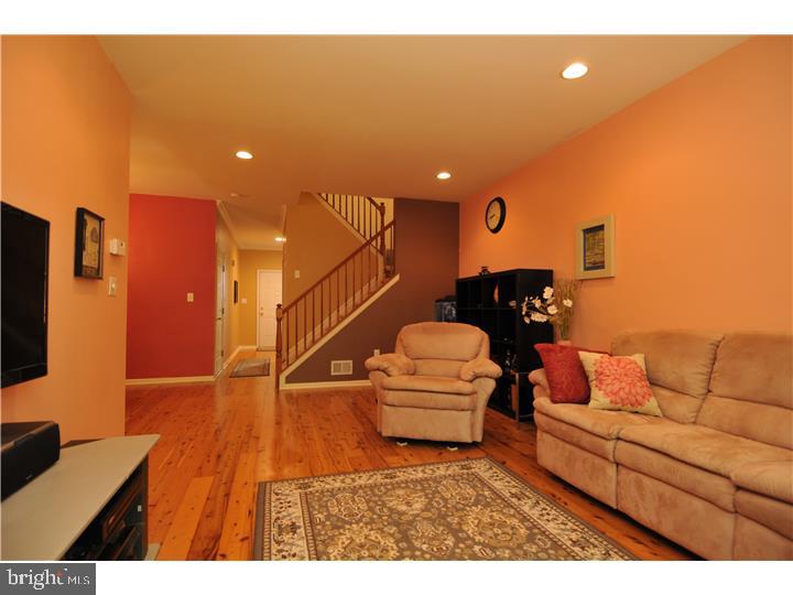 65 Warwick Road West Windsor, NJ 08550 - Photo 2 of 25 Living Room