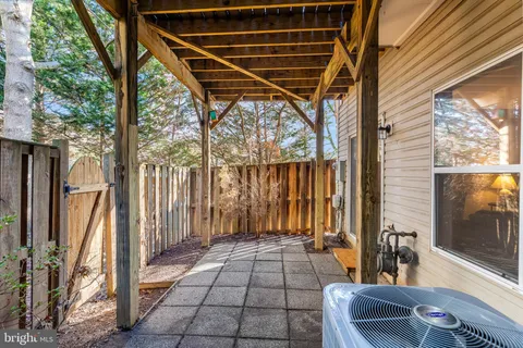 $675,000 | 2526 James Monroe Circle, Herndon, VA 20171