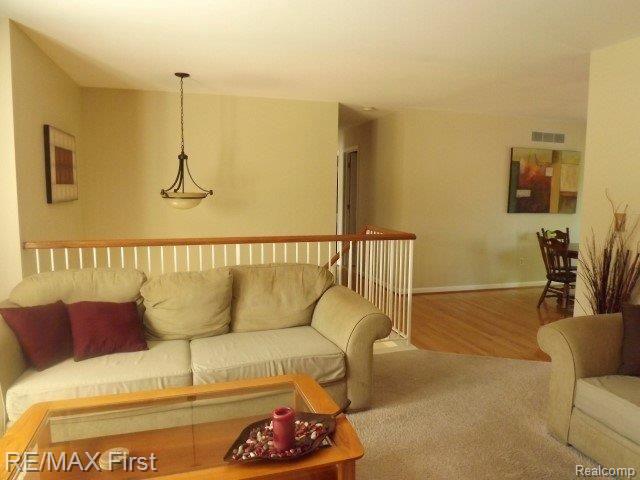 781 Bolinger Street Rochester, MI 48307 - Photo 19 of 44 2nd view of lvg room