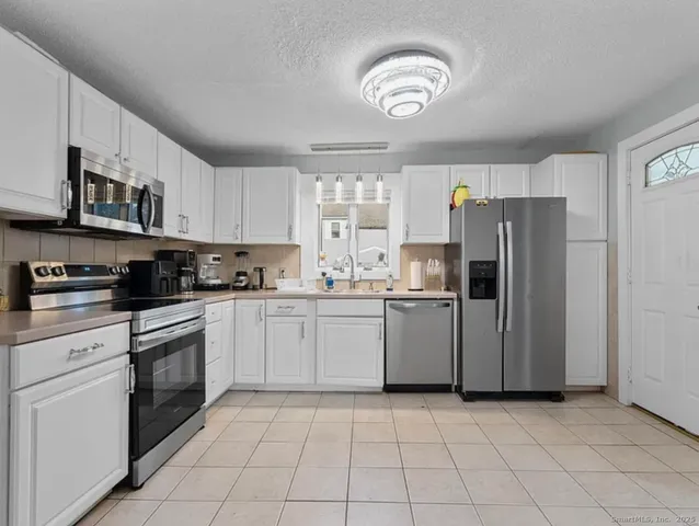 $3,200 | 24 Botsford Avenue, Milford, CT 06460