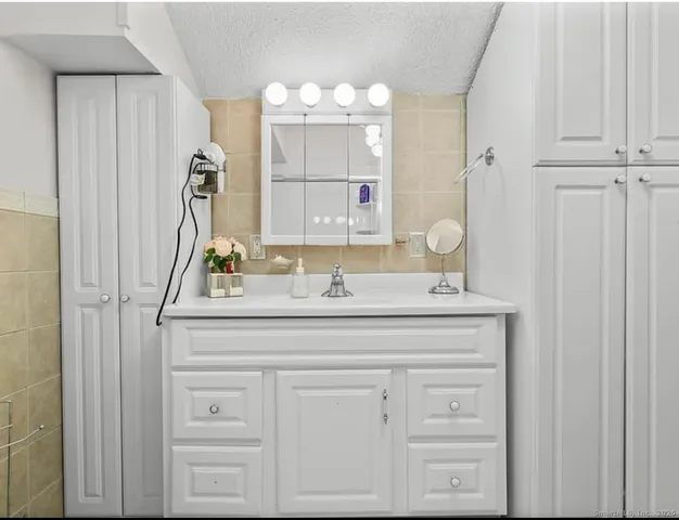 $3,200 | 24 Botsford Avenue, Milford, CT 06460