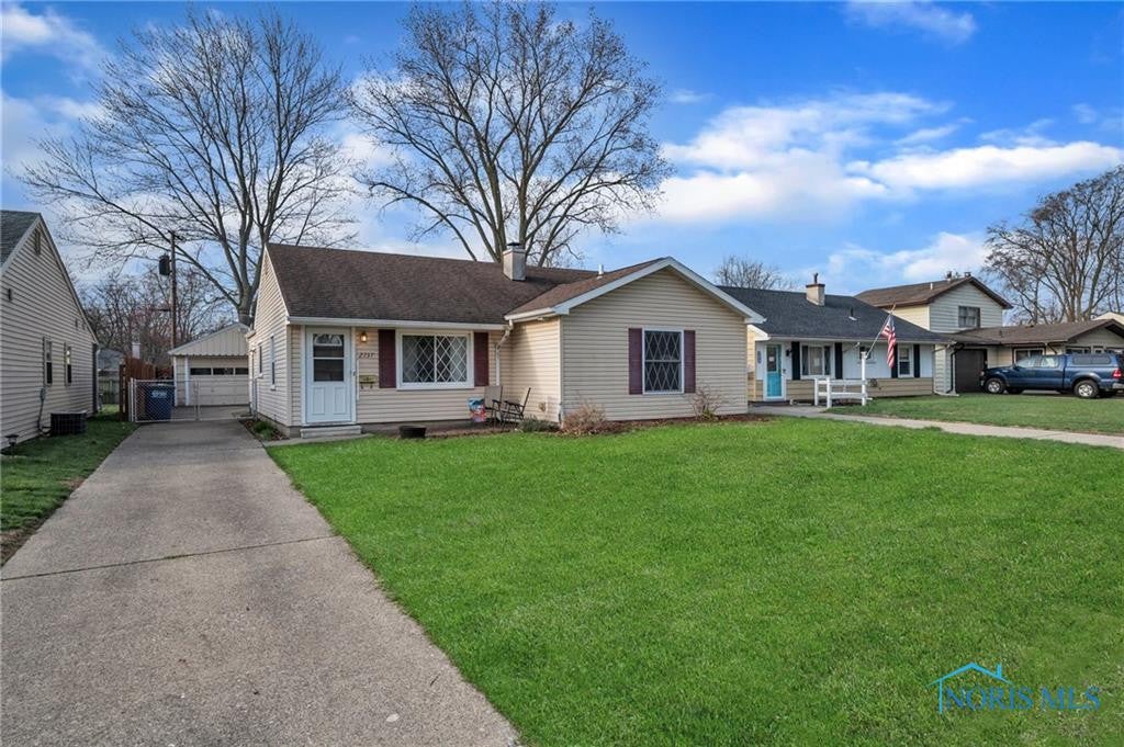 2737 Trimble Road Toledo, OH 43613 - Photo 4 of 27 Gallery Image 4