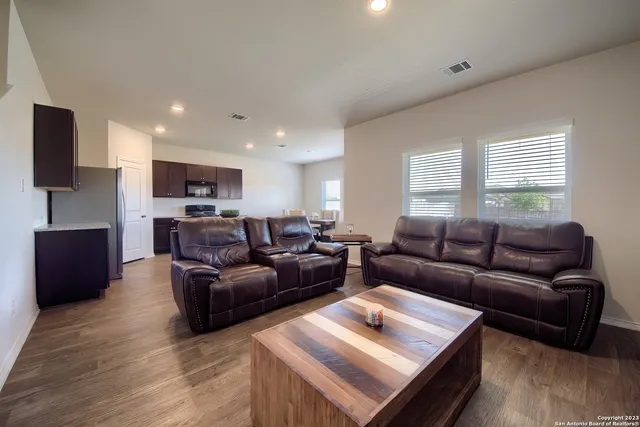 $1,900 | 13915 Arkose, San Antonio, TX 78253