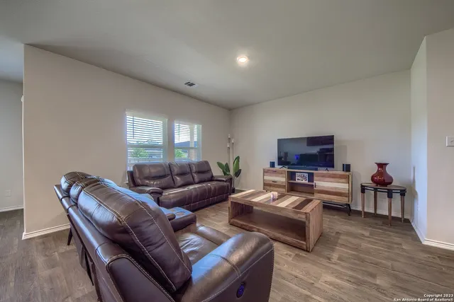 $1,900 | 13915 Arkose, San Antonio, TX 78253