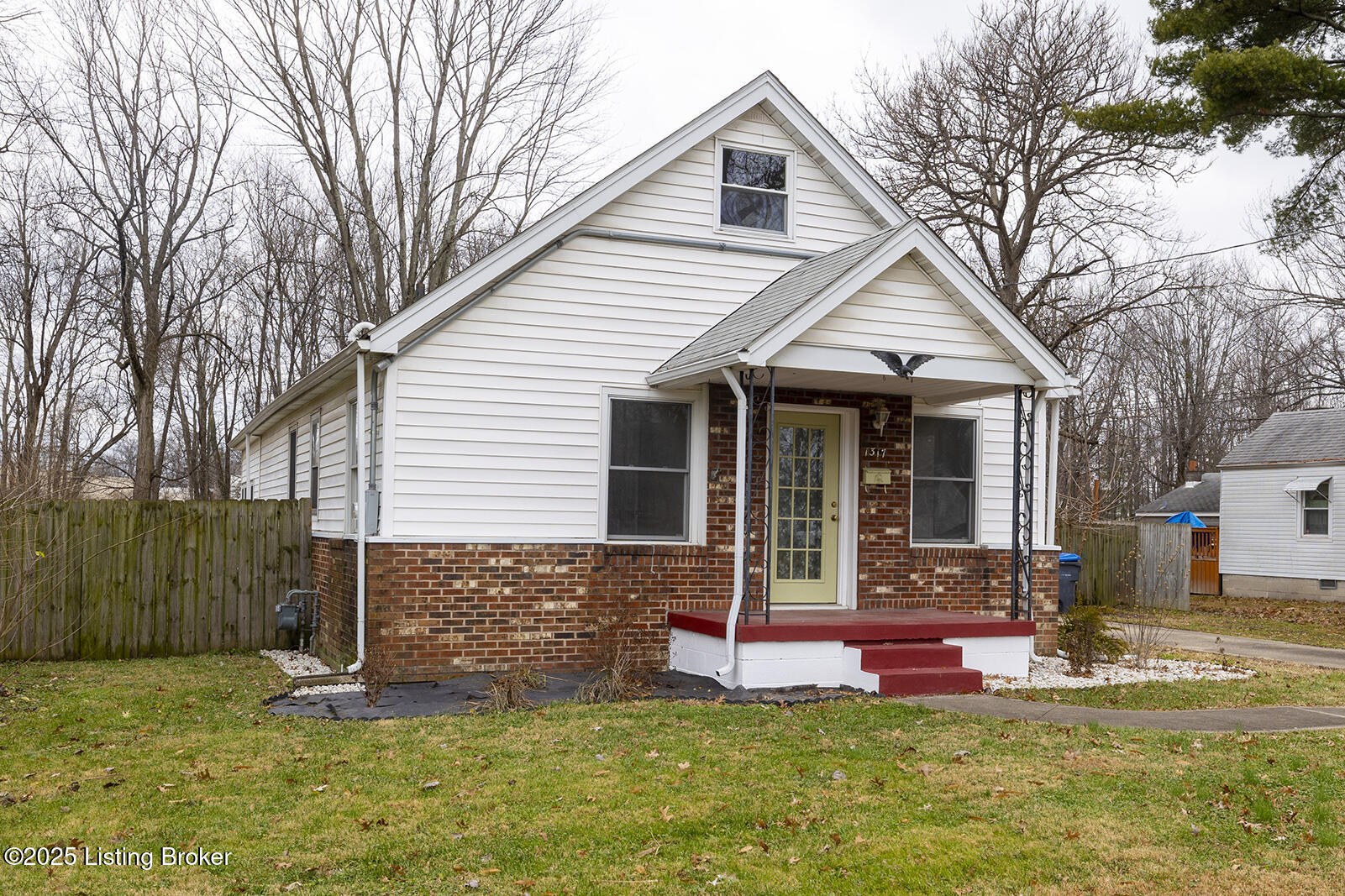 1317 Dahl Road Louisville, KY 40213 - Photo 2 of 37 02
