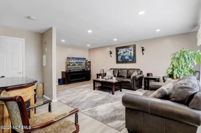 $2,550 | 111 Joan Court, Jackson, NJ 08527