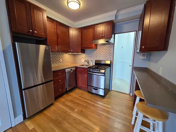 $2,400 | 84 West Cedar Street, Unit 7, Boston, MA 02114