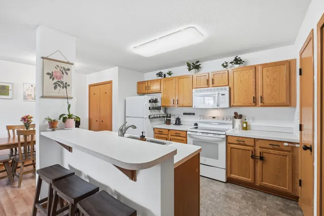 $230,000 | 6240 158th Street West, Unit 59, Apple Valley, MN 55124