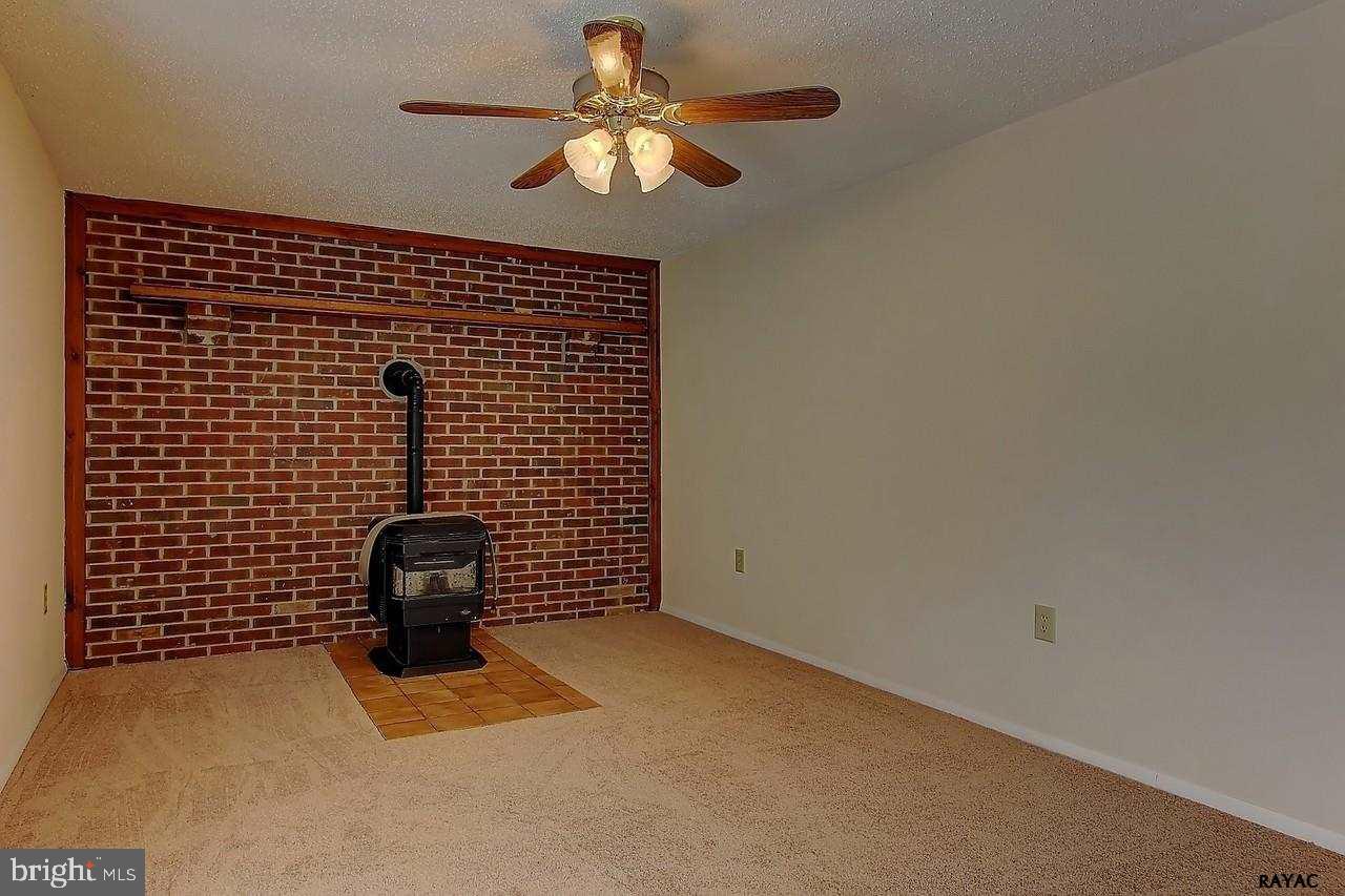 34 Edith Drive Windsor, PA 17366 - Photo 11 of 36 Gallery Image 11