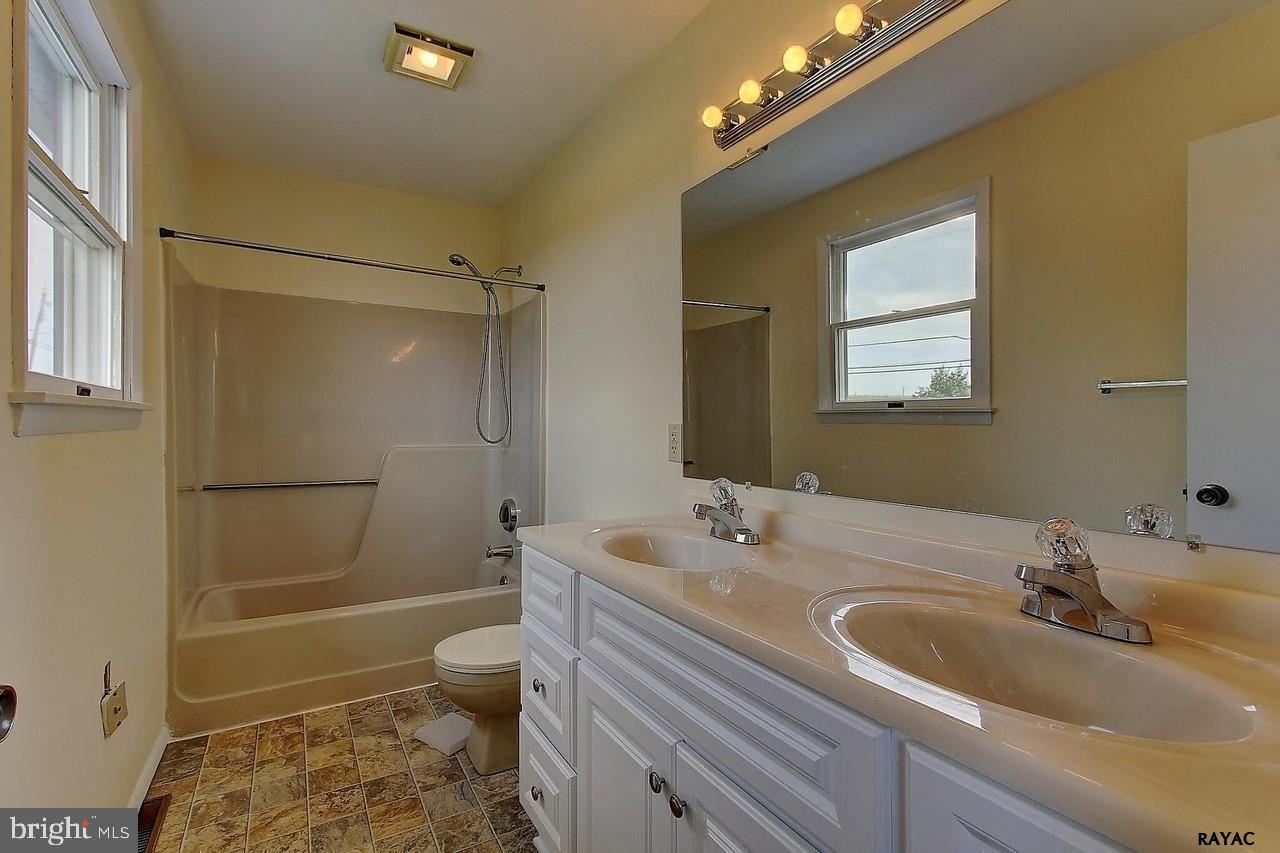 34 Edith Drive Windsor, PA 17366 - Photo 17 of 36 Gallery Image 17