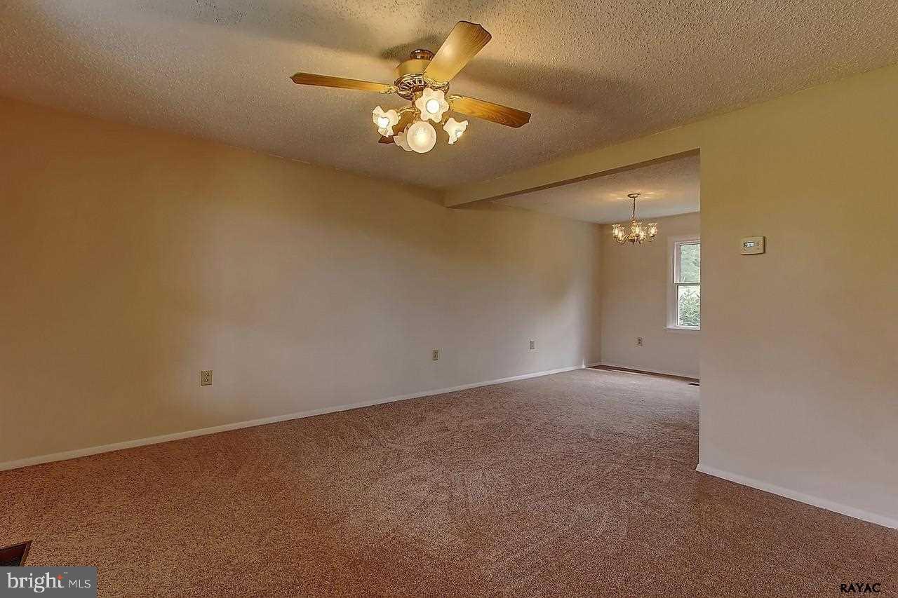 34 Edith Drive Windsor, PA 17366 - Photo 3 of 36 Gallery Image 3