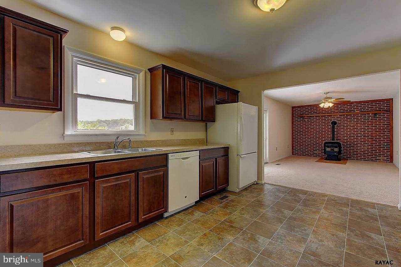 34 Edith Drive Windsor, PA 17366 - Photo 8 of 36 Gallery Image 8