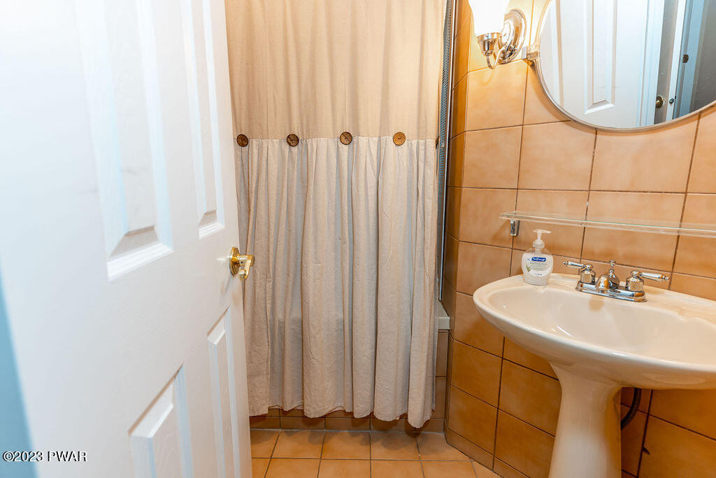 55-760 Deerfield Road Lake Ariel, PA 18436 - Photo 19 of 56 Primary Bathroom