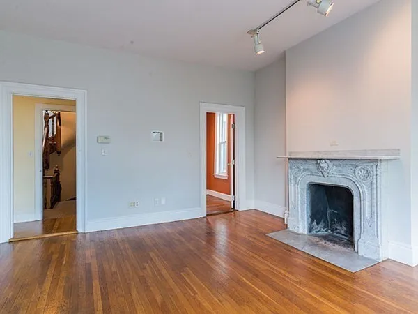 $4,800 | 832 Belmont Street, Unit 2, Watertown, MA 02472