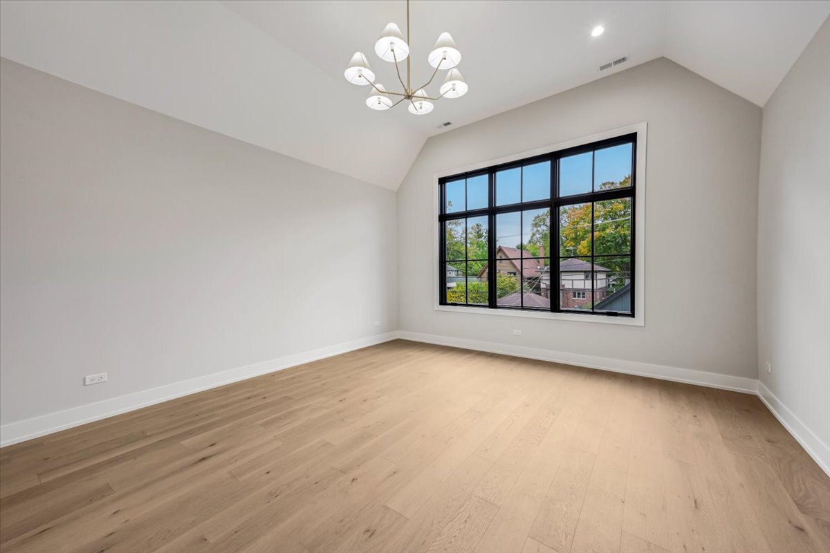 2422 Grant Street Evanston, IL 60201 - Photo 15 of 27