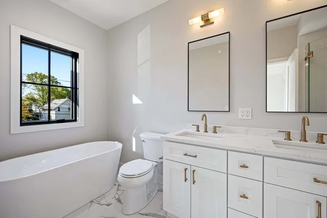 $1,450,000 | 2422 Grant Street, Evanston, IL 60201