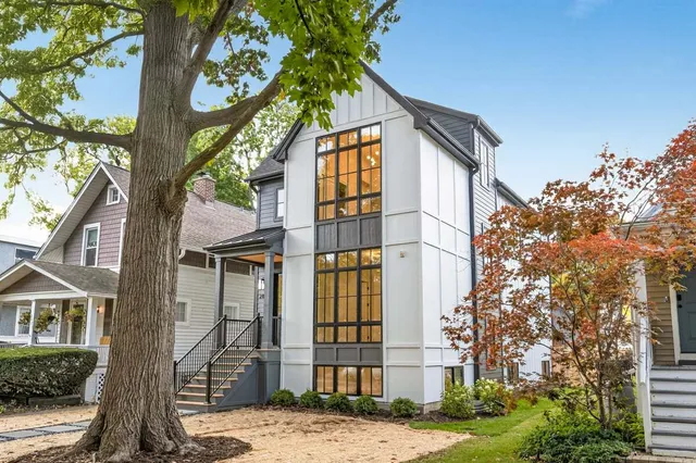 $1,450,000 | 2422 Grant Street, Evanston, IL 60201