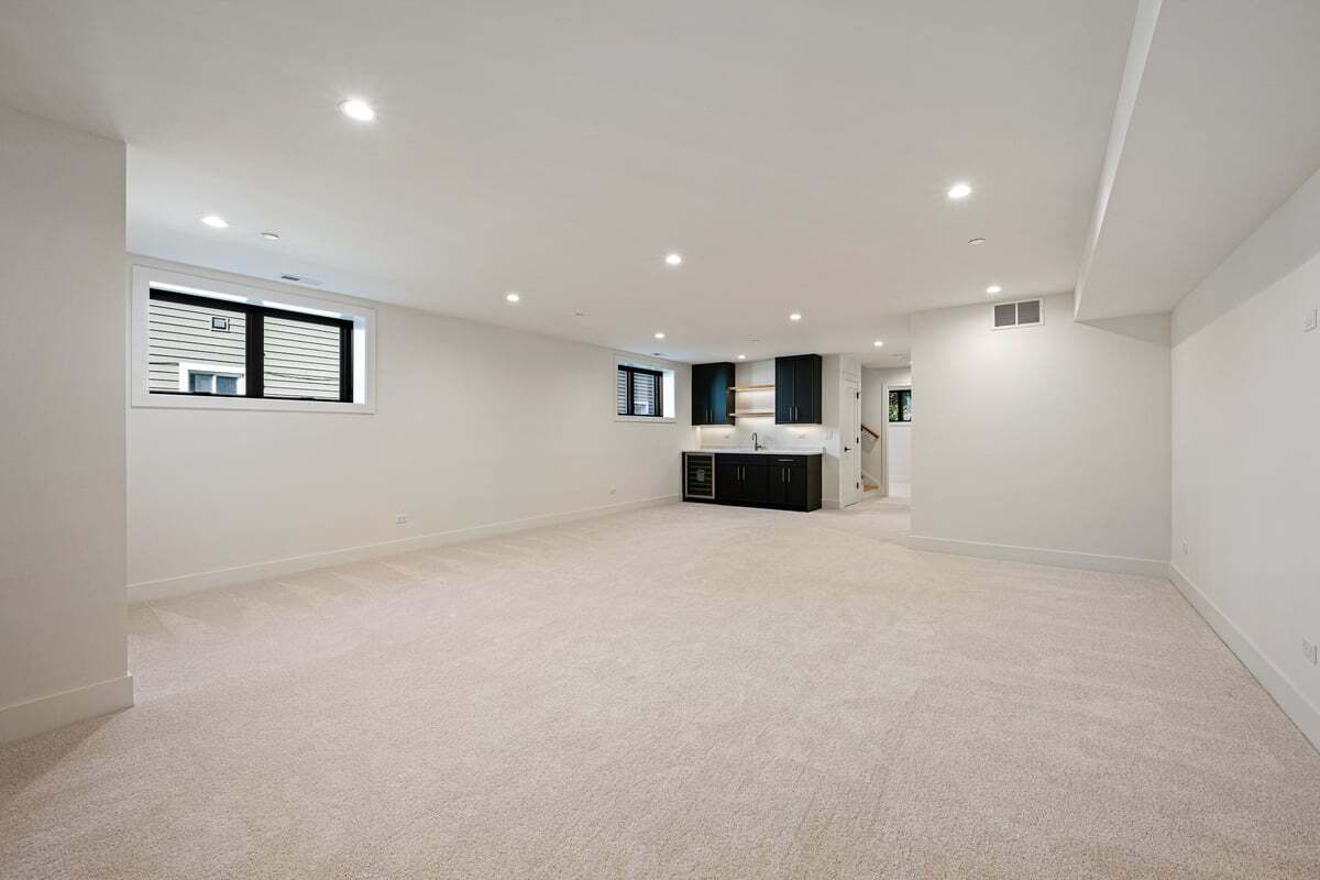 2422 Grant Street Evanston, IL 60201 - Photo 21 of 27