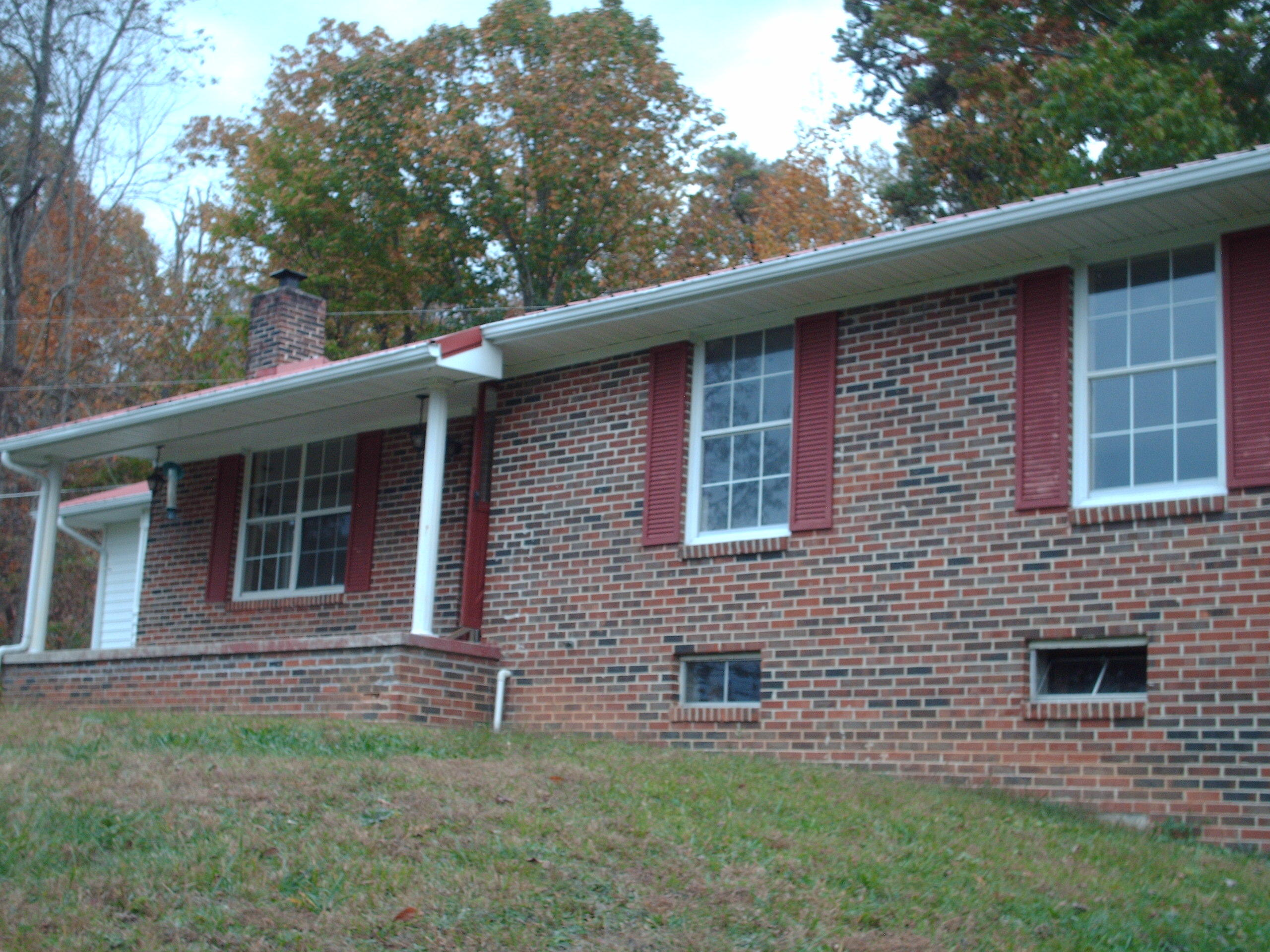 427 Loy Road Speedwell, TN 37870 - Photo 5 of 18 loy front