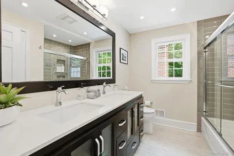 $1,249,000 | 16 Old Farm Lane, Hartsdale, NY 10530