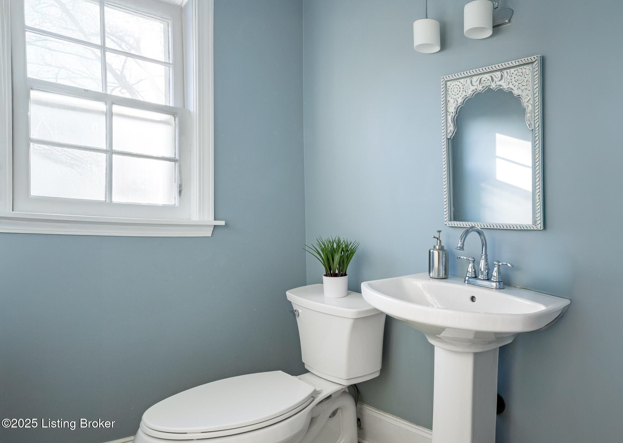 217 Sequoya Road Louisville, KY 40207 - Photo 20 of 34 powder room