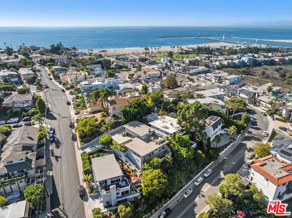 $3,195,000 | 411 Rees Street, Playa del Rey, CA 90293